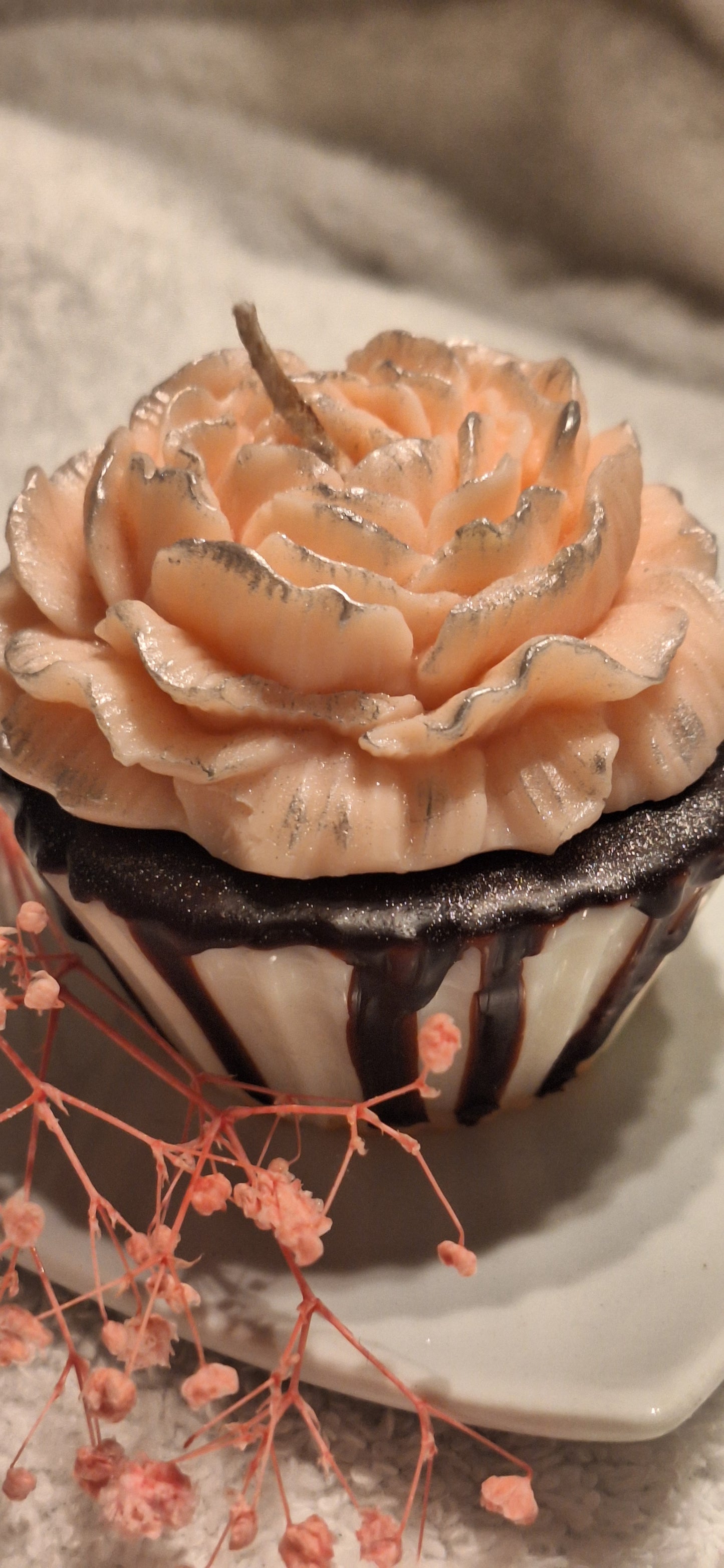 Rosen-Muffin mit Schokoguss