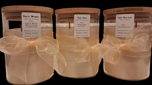 🕯️ Yoga-Ritual – Kerzenset für den Tag
Klarer Morgen · Tiefe Wurzeln · Tiefe Ruhe