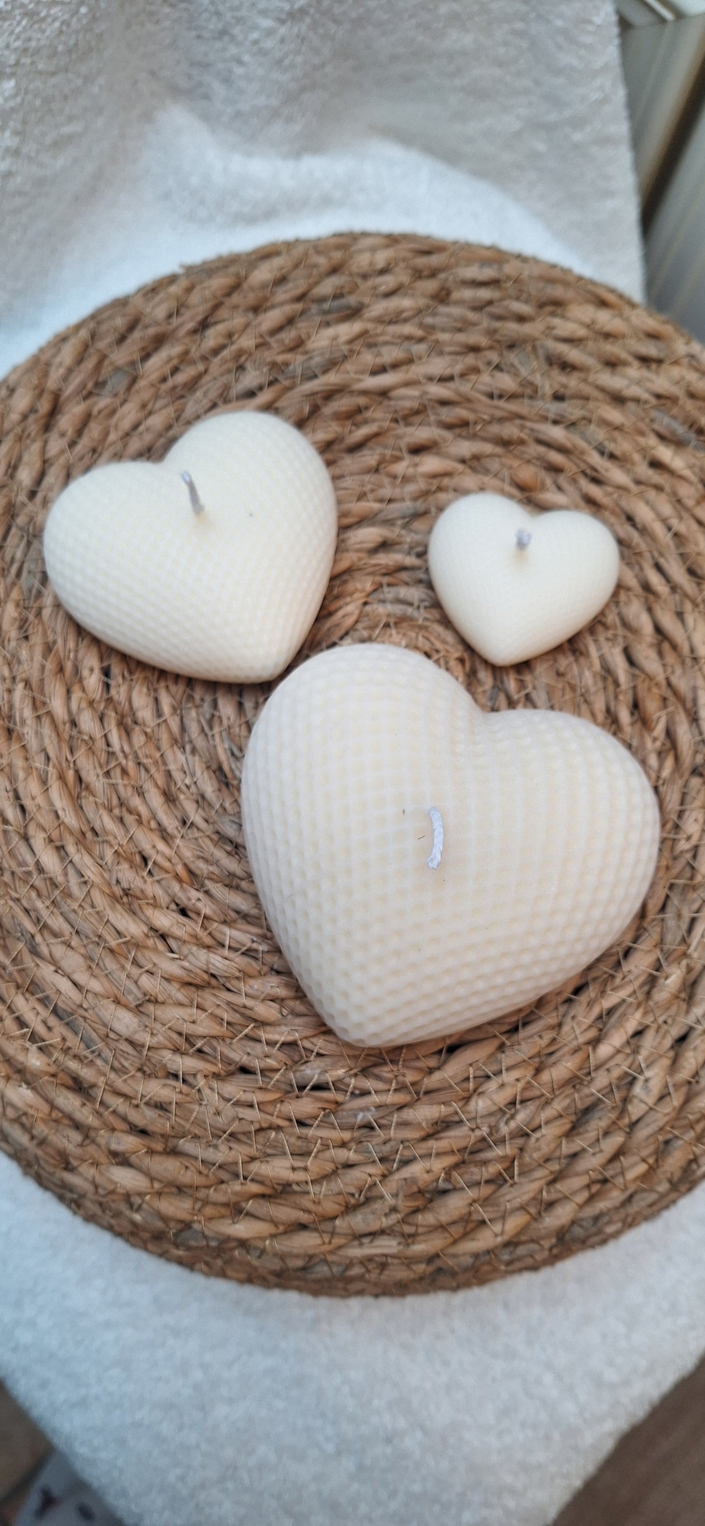 „Herz aus Wachs – dekoratives 3er-Set mit Struktur“